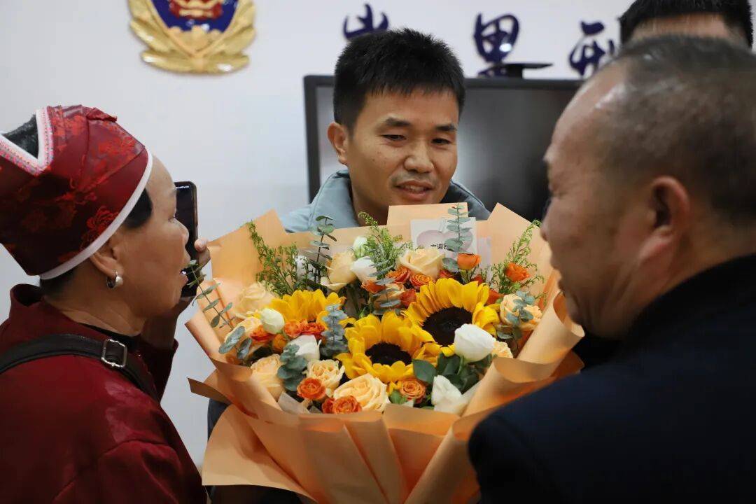 世界杯规则-走失33年！广东网球教练返回贵州认亲：曾以为此生无缘再见父母