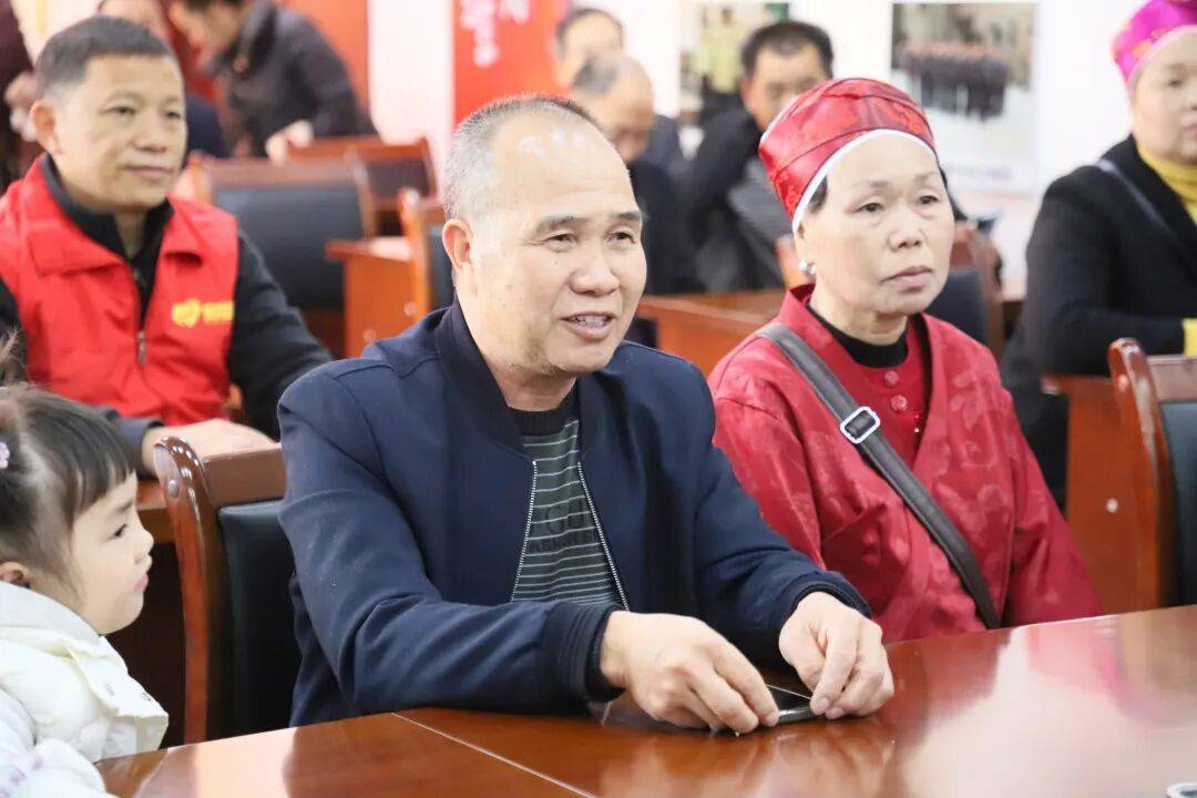 世界杯规则-走失33年！广东网球教练返回贵州认亲：曾以为此生无缘再见父母